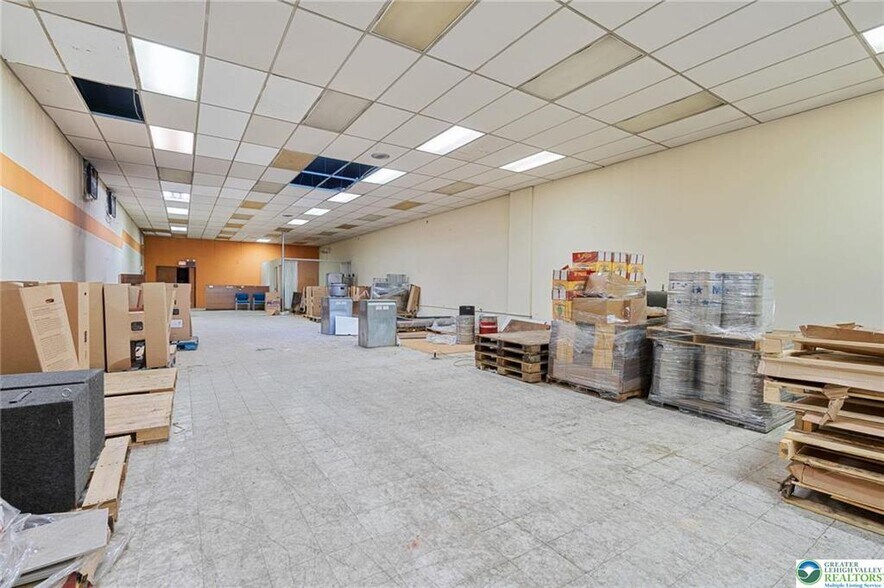 More Photos Of 926-928 W Hamilton St, Allentown Storefront Retail Office For Sale