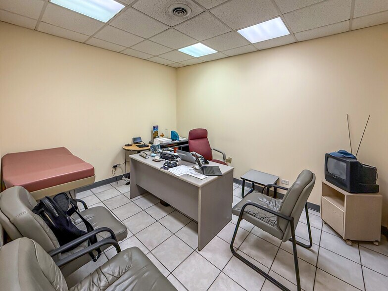 More Photos Of 2653 W Peterson Ave, Chicago General Retail For Sale
