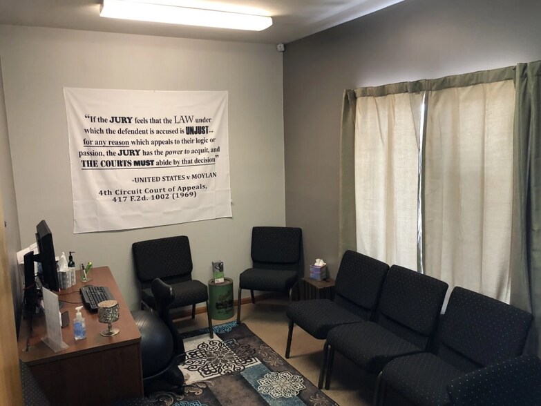 More Photos Of 814 S Main St, Lapeer Office For Lease