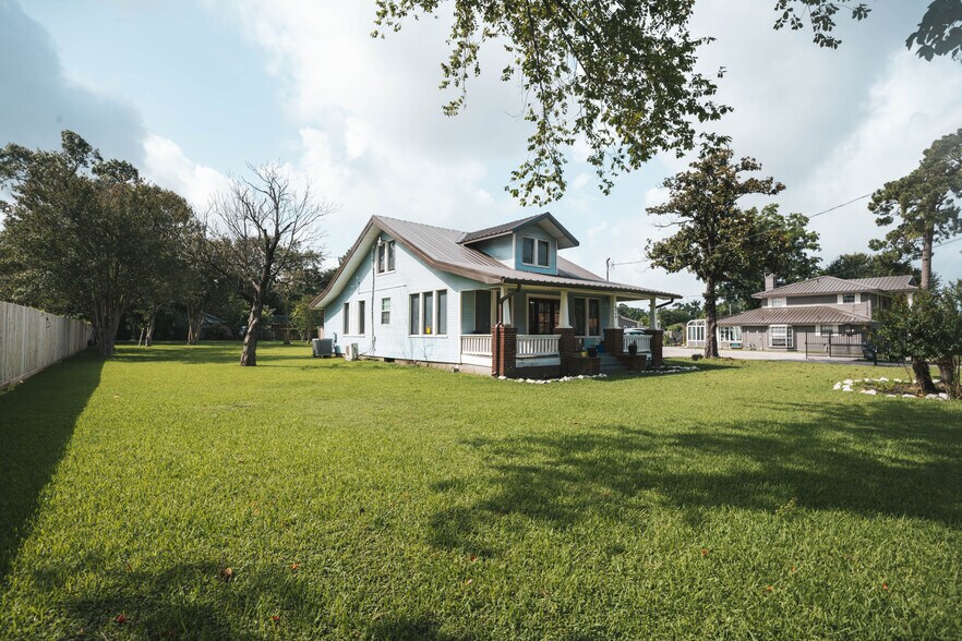 More Photos Of 8432 Park Place Blvd, Houston Office For Sale