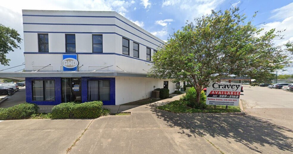 More Photos Of 1712 S Staples St, Corpus Christi Office For Lease