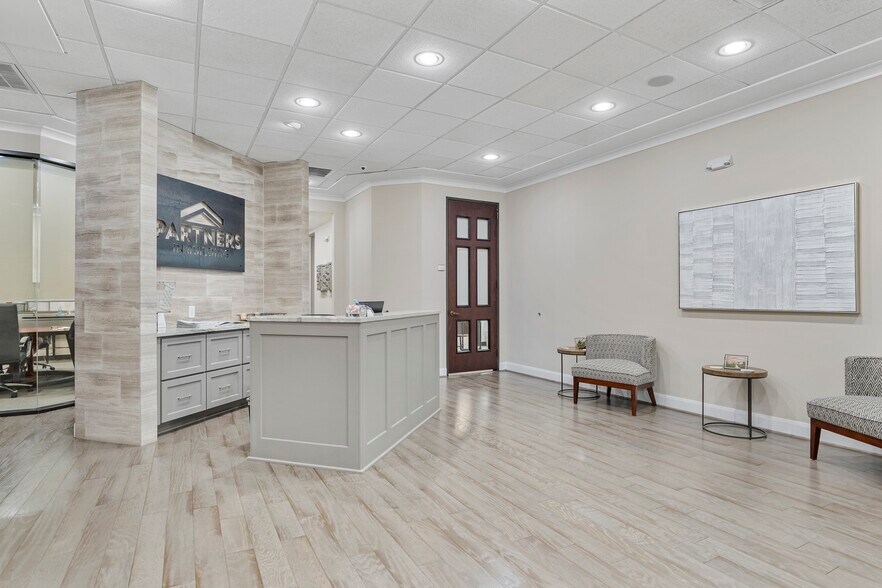 More Photos Of 2901 W Sam Houston Pky N, Houston Research And Development For Lease