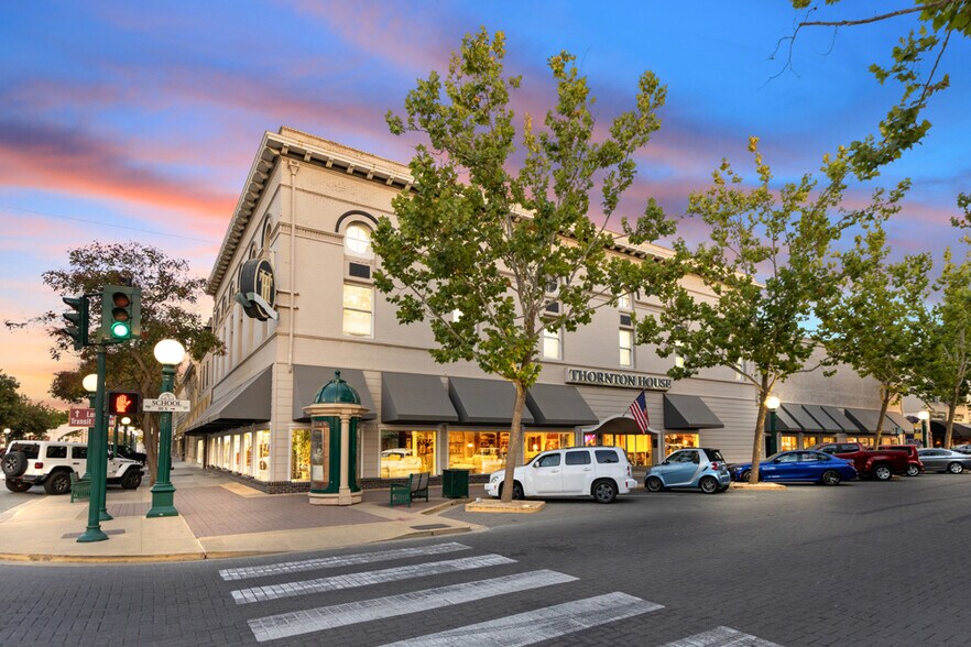 More Photos Of 10 S School St, Lodi Storefront Retail Office For Sale