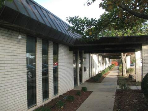 More Photos Of 1615 Precinct Line Rd, Hurst Office For Lease