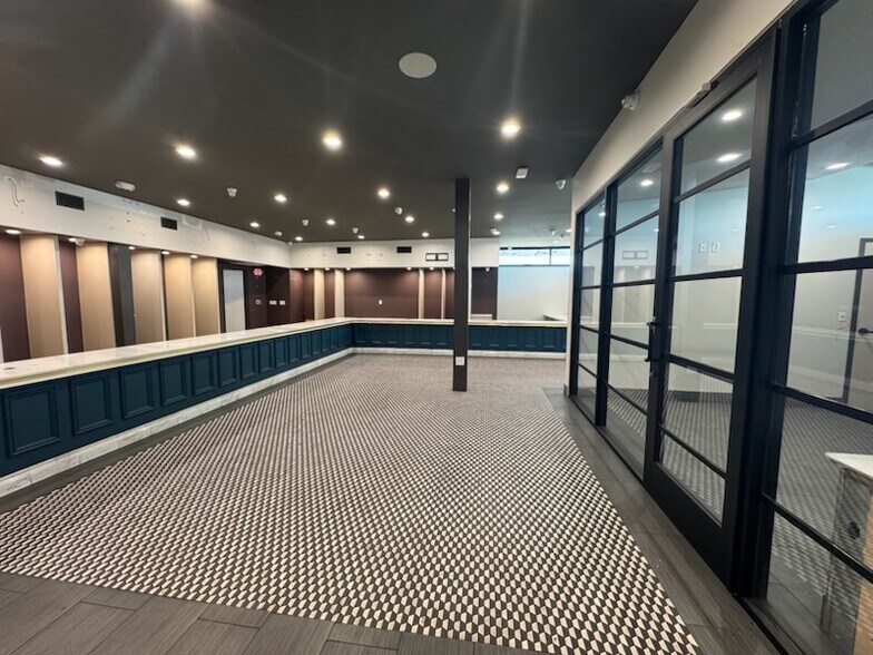 More Photos Of 1600-1616 S Las Vegas Blvd, Las Vegas General Retail For Lease