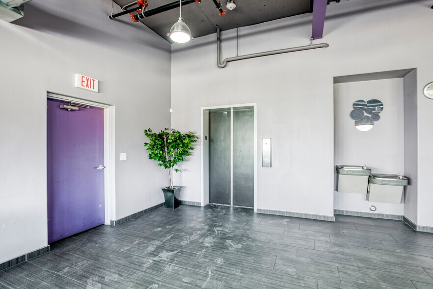 More Photos Of 921 S Las Vegas Blvd, Las Vegas Office For Sale