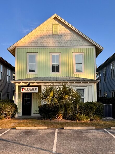 More Photos Of 14 Palmetto Way, Bluffton Office For Sale