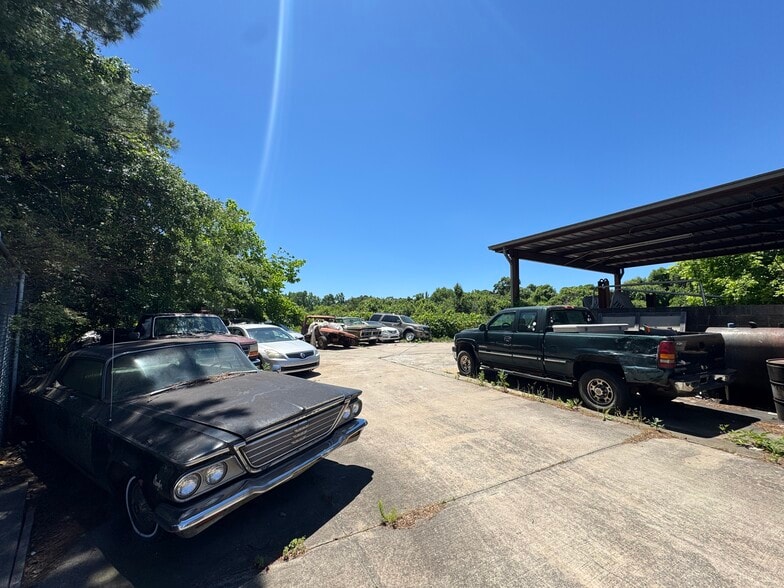 More Photos Of 4050 Lawrenceville Hwy NW, Lilburn Auto Repair For Sale