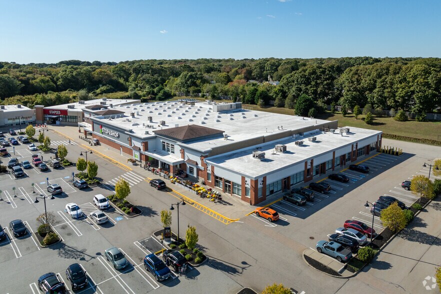 More Photos Of 151 Franklin St, Westerly General Retail For Lease