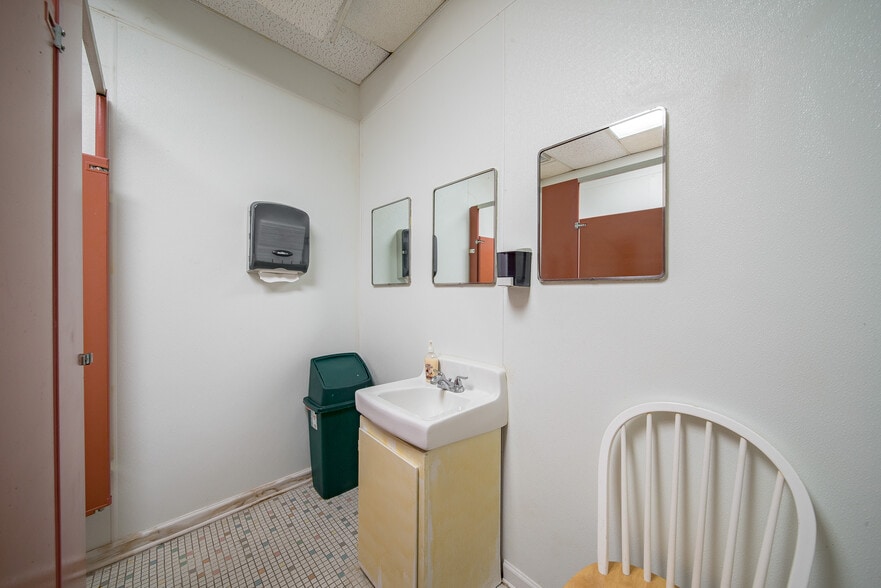 More Photos Of 4323 Primrose Rd, Columbus Religious Facility For Sale