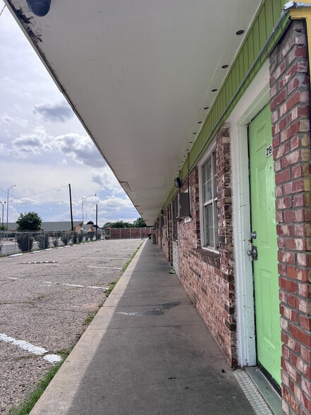 More Photos Of 4401 Avenue Q, Lubbock Hotel For Sale