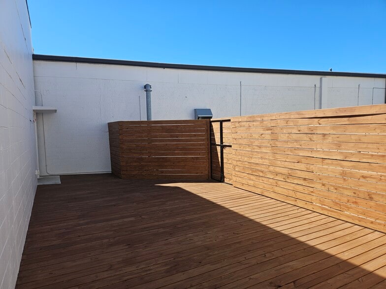 More Photos Of 2606 Fairfield Ave S, Saint Petersburg Light Manufacturing For Lease