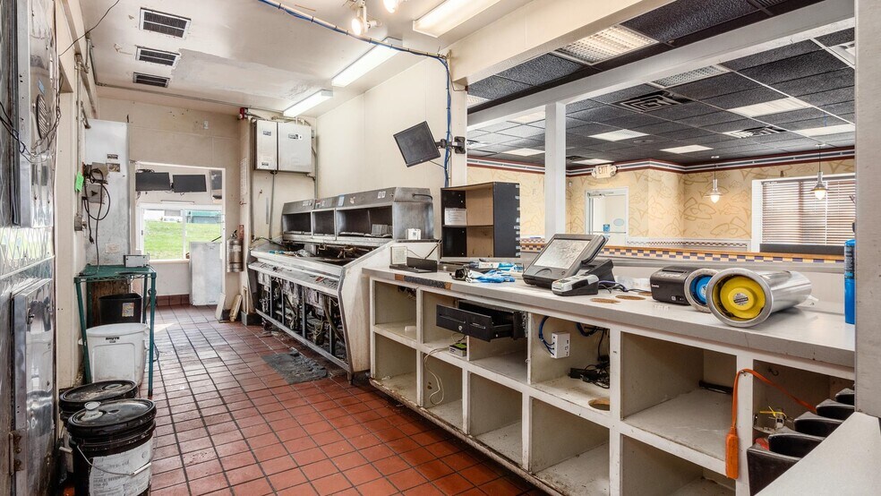 More Photos Of 1821 E Wheeling Ave, Cambridge Fast Food For Lease