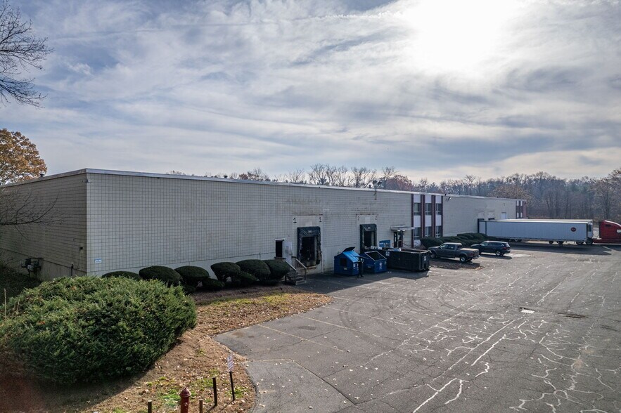 More Photos Of 609 Silver St, Agawam Warehouse For Lease
