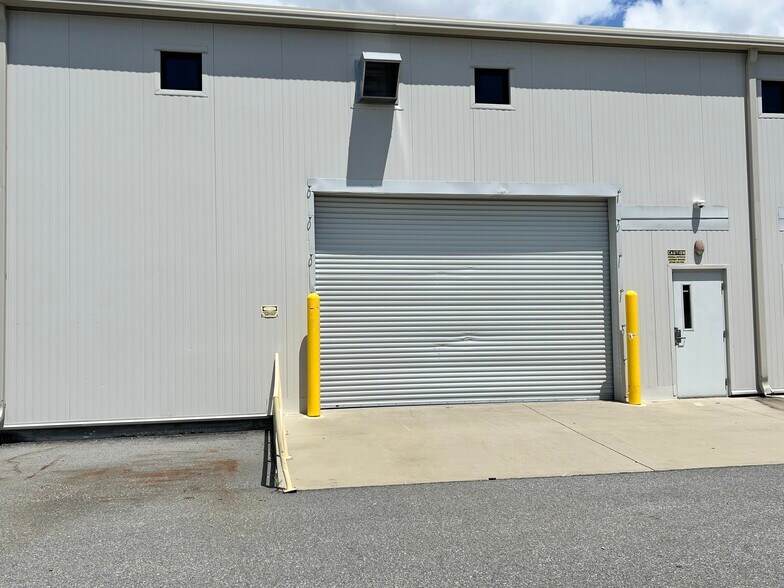 More Photos Of 521 W 14th St, Panama City Flex For Lease