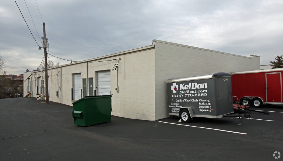 More Photos Of 11724-11740 Lackland Industrial Dr, Maryland Heights Flex For Lease