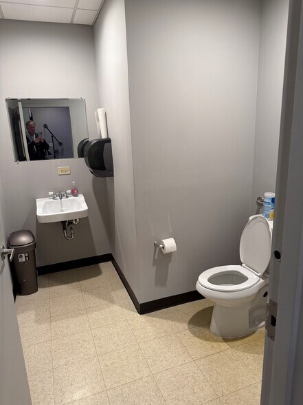 More Photos Of 401 E Ontario St, Chicago Apartments For Lease