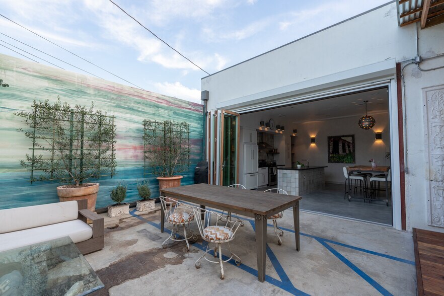 More Photos Of 10707 Burbank Blvd, North Hollywood Loft Creative Space For Lease