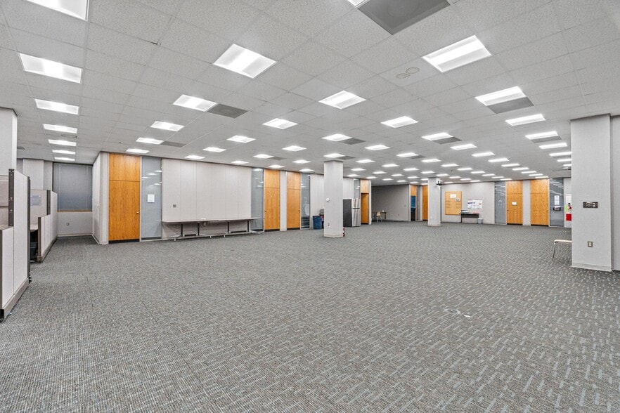 More Photos Of 3600 Wheeler Ave, Fort Smith Office For Sale