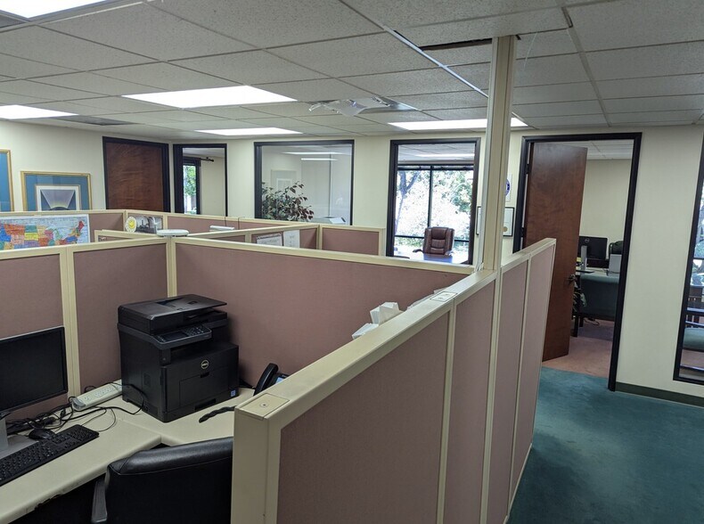 More Photos Of 17722 Irvine Blvd, Tustin Office For Sale