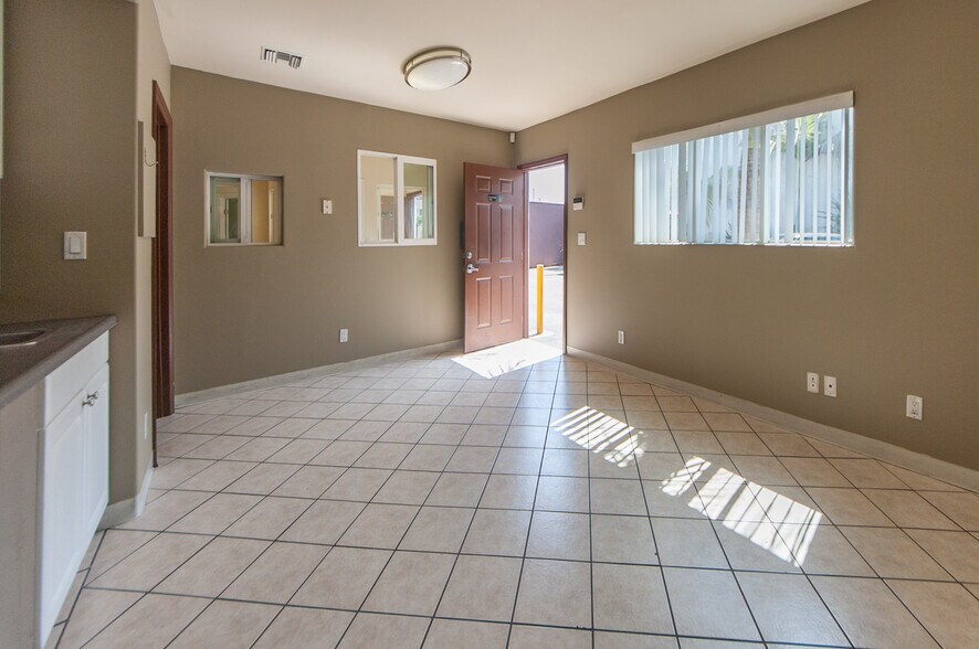 More Photos Of 5010 W Washington Blvd, Los Angeles Land For Lease