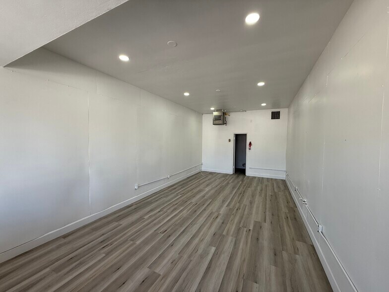 More Photos Of 4122-4150 E Clinton Ave, Fresno Unknown For Lease