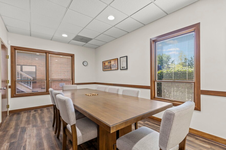 More Photos Of 73 E Wilson Bridge Rd, Worthington Office For Sale