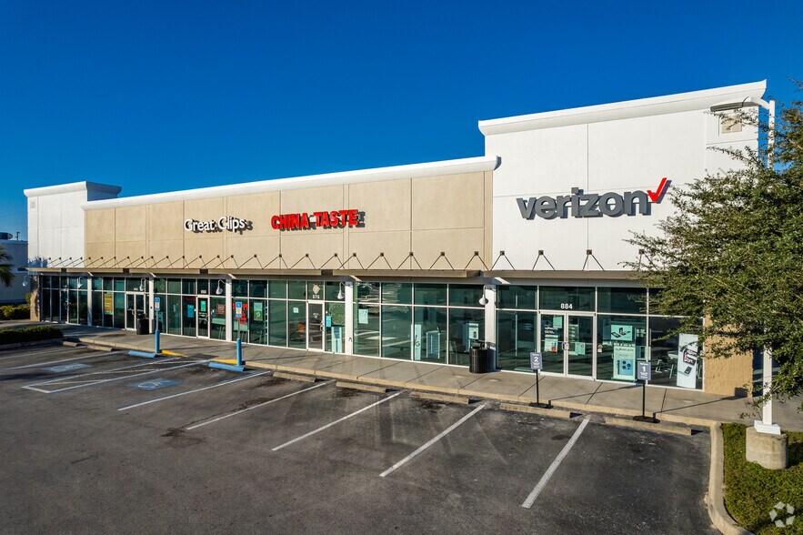Primary Photo Of 852-884 E Tarpon Ave, Tarpon Springs General Retail For Lease