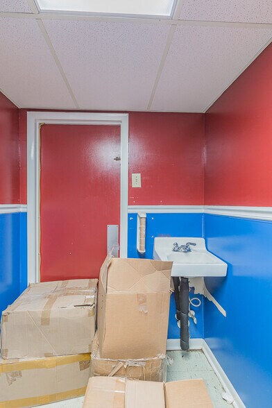 More Photos Of 300 Alamar St, Fort Oglethorpe General Retail For Sale