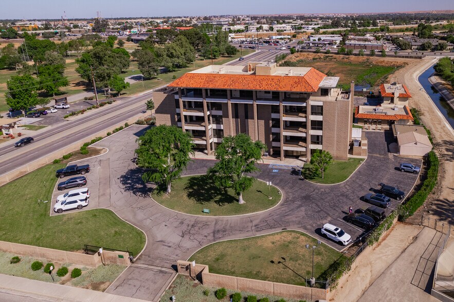 More Photos Of 3200 21st St, Bakersfield Office For Sale