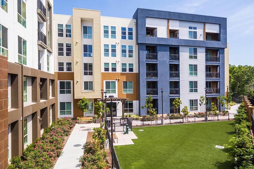 More Photos Of 808 W San Carlos St, San Jose Apartments For Lease