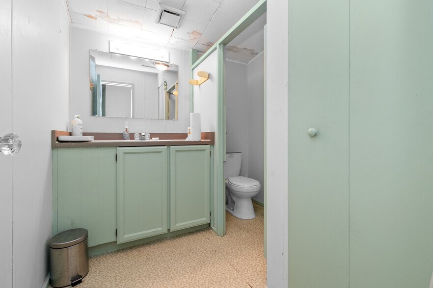 More Photos Of 841 4th, Hope Flex For Sale