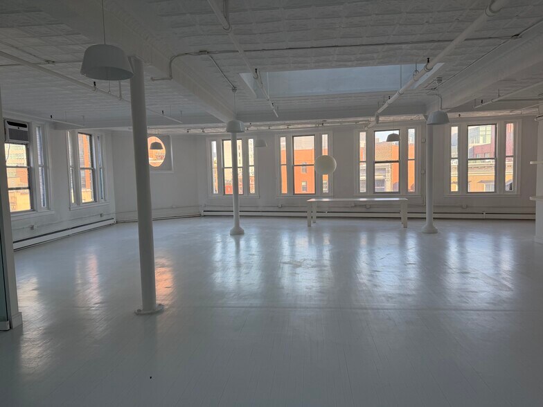 More Photos Of 285 W Broadway, New York Office For Lease