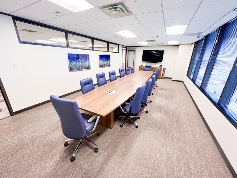 More Photos Of 500 W Illinois Ave, Midland Office For Lease