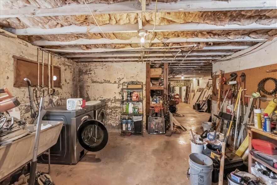 More Photos Of 21375 Main St, Lakehead Restaurant For Sale