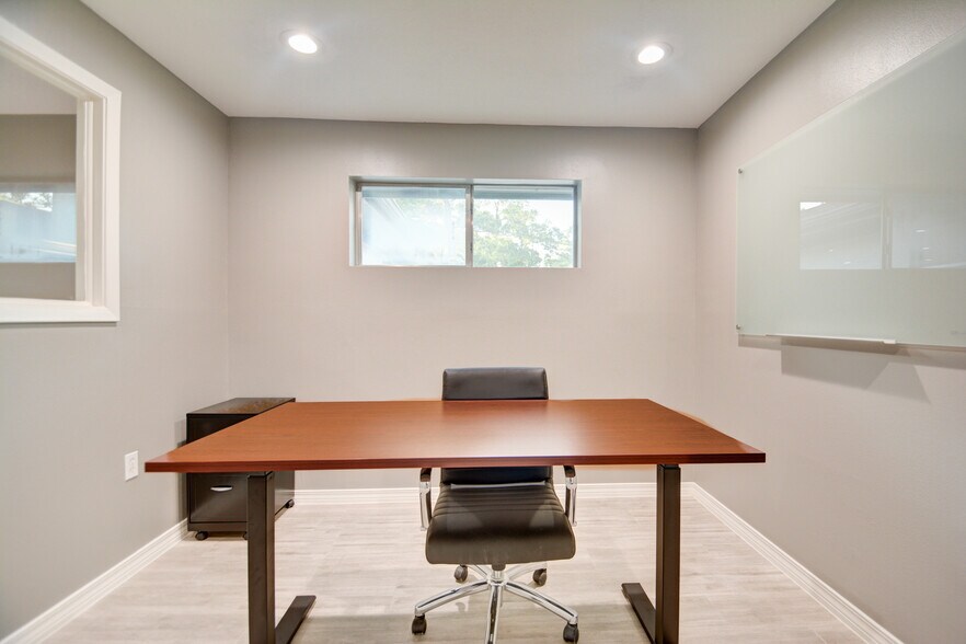 More Photos Of 26615 Oak Ridge Dr, The Woodlands Office For Lease