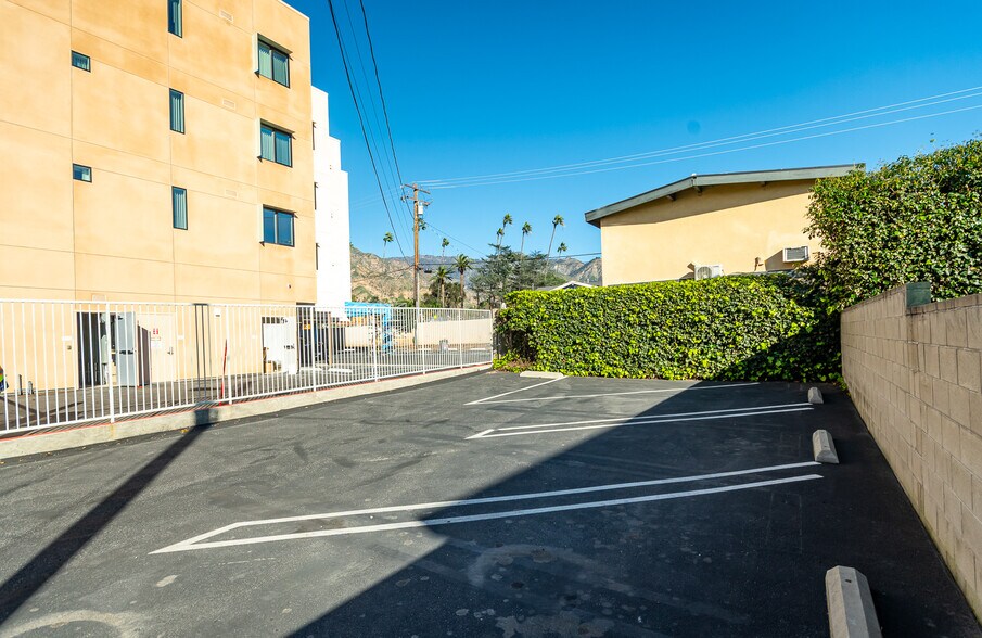 More Photos Of 2028 Lake Ave, Altadena Medical For Lease