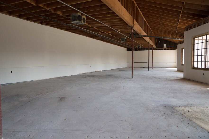 More Photos Of 10616-10622 Katella Ave, Anaheim Loft Creative Space For Sale