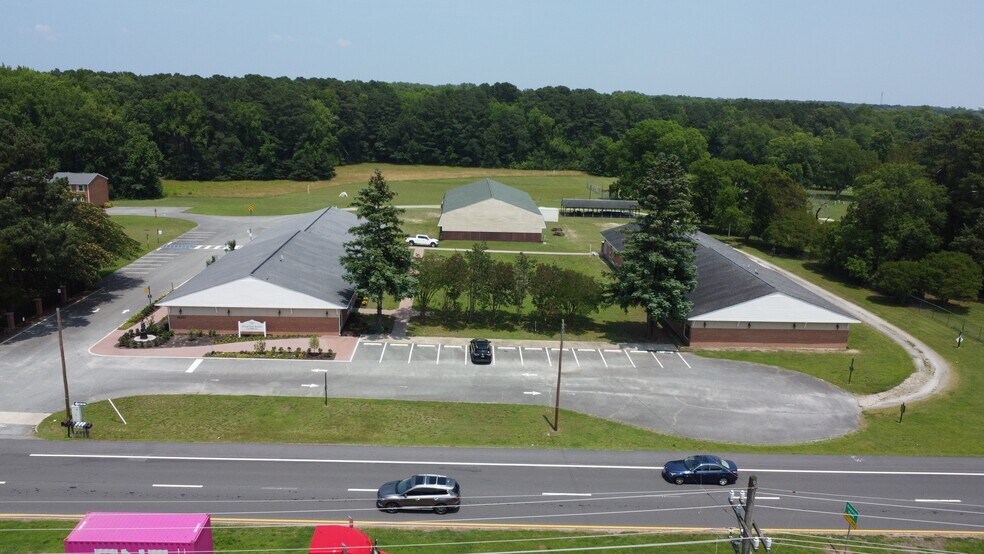 Primary Photo Of 14353 Benns Church Blvd, Smithfield Schools For Lease