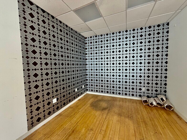 More Photos Of 205 Railroad Ave, Greenwich Freestanding For Lease