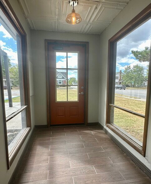 More Photos Of 712 W 20th St, Joplin Restaurant For Sale