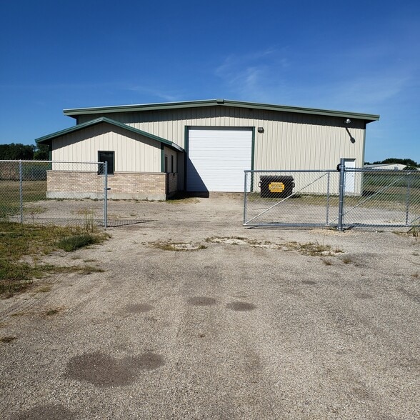 Primary Photo Of 1906 Industrial Park Rd, Rock Falls Industrial For Lease