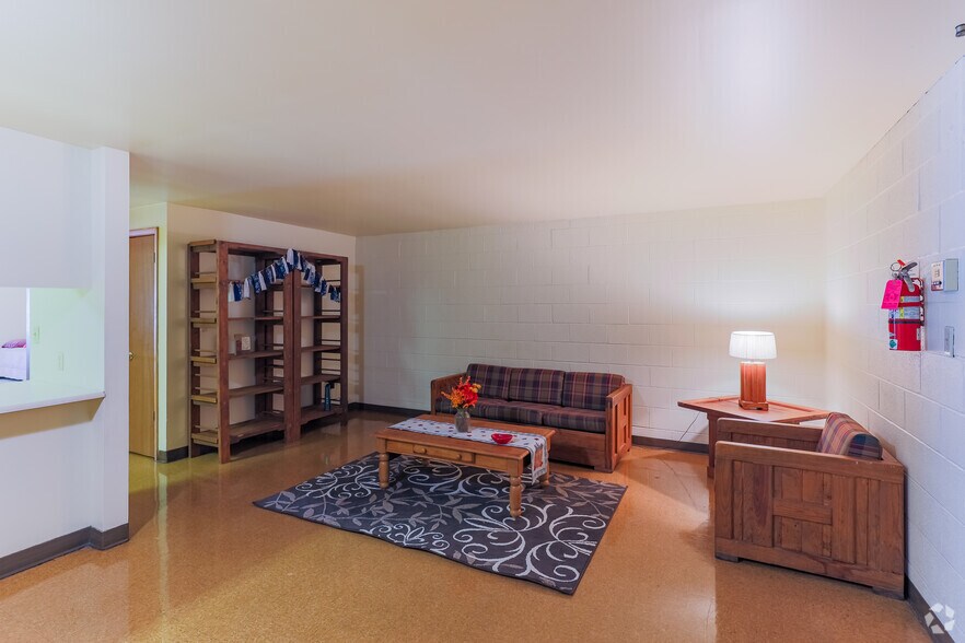 More Photos Of 2708 Wehnwood Rd, Altoona Apartments For Sale