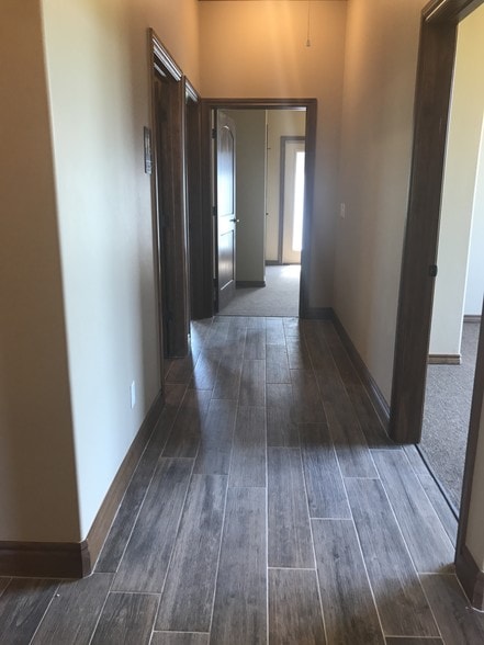 More Photos Of 17236 N May Ave, Edmond Office For Sale