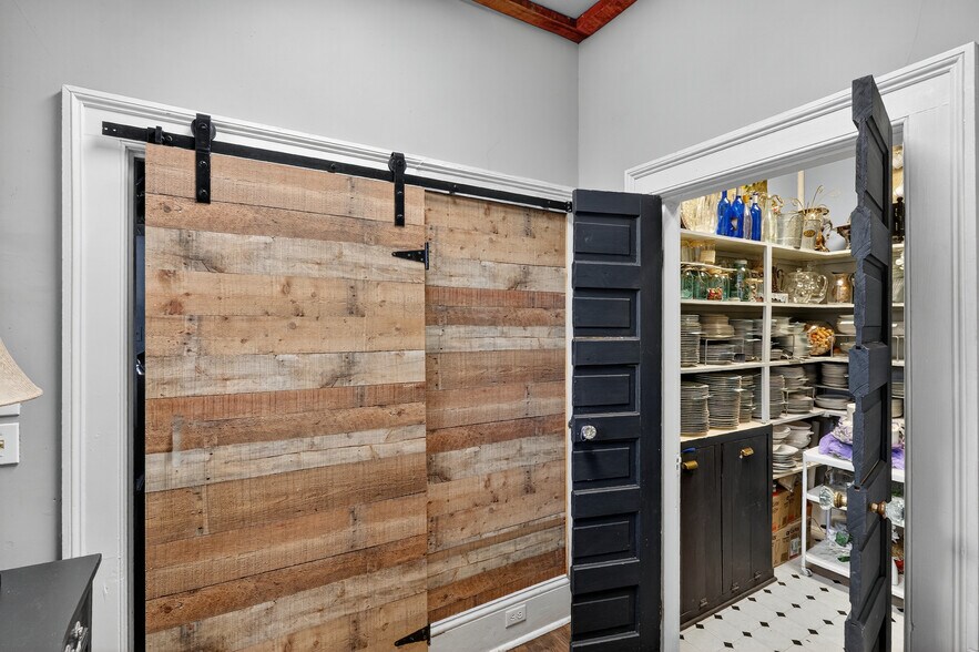 More Photos Of 178 S Caldwell St, Brevard Specialty For Sale