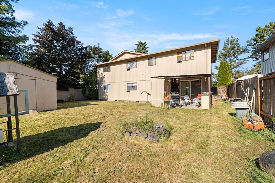 More Photos Of 903 W Charles St, Newberg Apartments For Sale