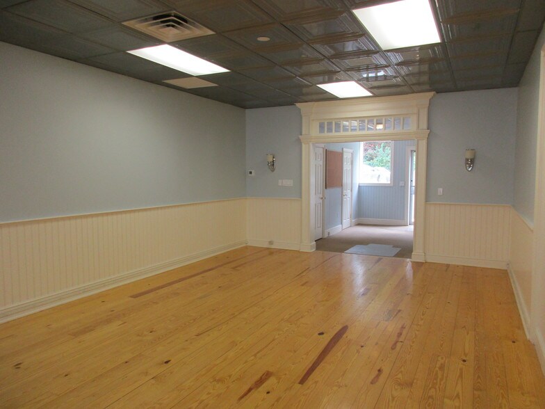 More Photos Of 126 Greenwood Ave, Bethel Storefront Retail Office For Lease