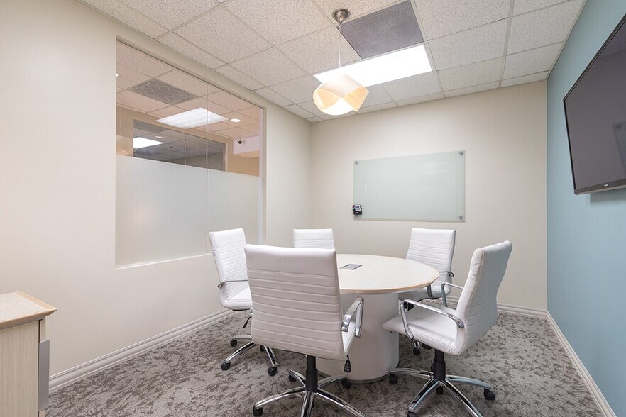 More Photos Of 11440 W Bernardo Ct, San Diego Coworking Space