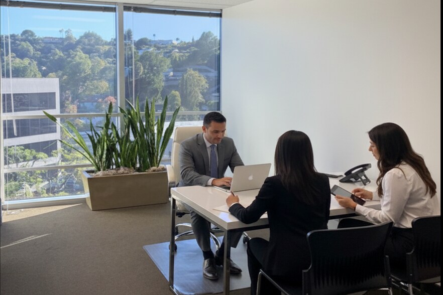 More Photos Of 16133 Ventura Blvd, Encino Office For Lease