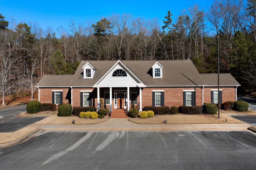 Primary Photo Of 1300 E Main St, Cartersville Medical For Sale